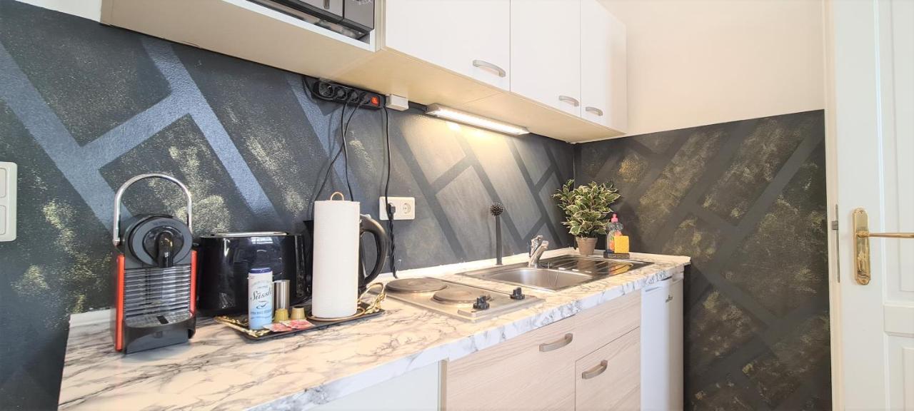 Wiener Buddha Style Flat With Inner Garden- Marzstrasse City Apartments ภายนอก รูปภาพ